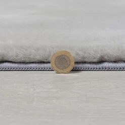 Faux Fur Supersoft Lush Round Rug -Habitat Store 1000168308 alt03