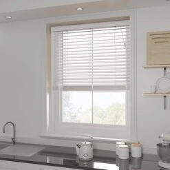 Fauxwood Venetian Blind -Habitat Store 30656909 alt08