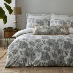 Amazonia Toile Reversible Duvet Cover And Pillowcase Set