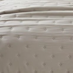 Ella Washed Bedspread -Habitat Store 30780888 alt01