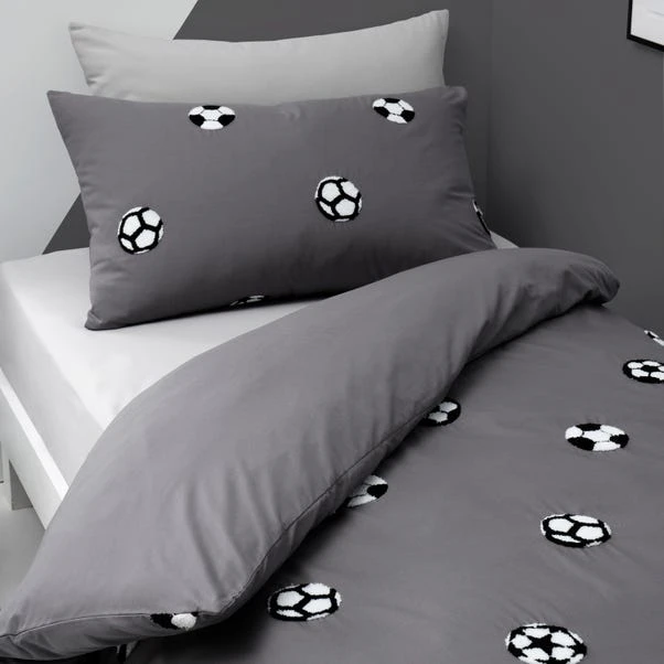 Tufted Football Duvet Cover & Pillowcase Set 9 Tufted Football Duvet Cover & Pillowcase Set - Image 7