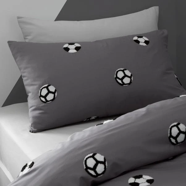 Tufted Football Duvet Cover & Pillowcase Set 4 Tufted Football Duvet Cover & Pillowcase Set - Image 2