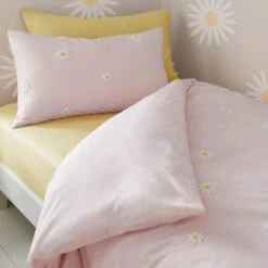 Tufted Daisy Duvet Cover & Pillowcase Set 12 Tufted Daisy Duvet Cover & Pillowcase Set -Habitat Store 30861117 alt02