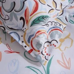 Heart And Soul Ayva Floral Oxford Pillowcase 8 Heart And Soul Ayva Floral Oxford Pillowcase -Habitat Store 30868279 alt01