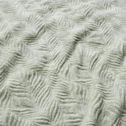 Leila Leaf Fleece Throw 130x170cm -Habitat Store 30898335 alt01