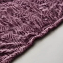 Leila Leaf Fleece Throw 130x170cm -Habitat Store 30898338 alt04