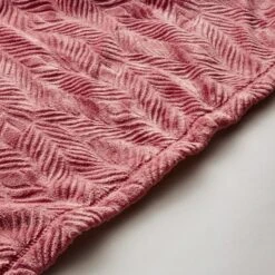 Leila Leaf Fleece Throw 130x170cm -Habitat Store 30898345 alt04