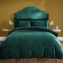 Liliana Pleated Luxury Velvet Oxford Pillowcase -Habitat Store 30901204 alt01