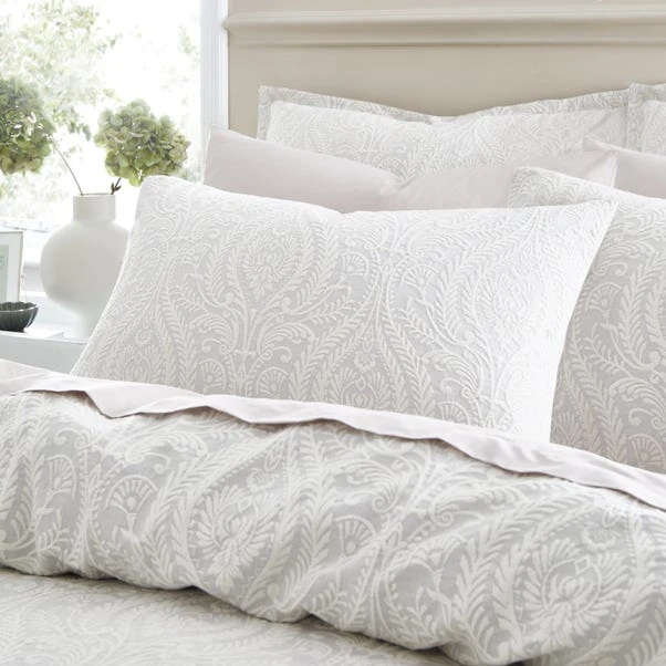 Peyton Jacquard Grey Duvet Cover And Pillowcase Set 7 Peyton Jacquard Grey Duvet Cover And Pillowcase Set - Image 5