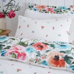 Malin Summer Blooms Multicoloured Duvet Cover And Pillowcase Set 25 Malin Summer Blooms Multicoloured Duvet Cover And Pillowcase Set -Habitat Store 30902596 alt03
