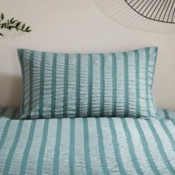 Westley Seersucker Duvet Cover And Pillowcase Set -Habitat Store 30912287 alt01
