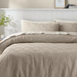 Astra Textured Floral Duvet Cover And Pillowcase Set -Habitat Store 30918021 alt07