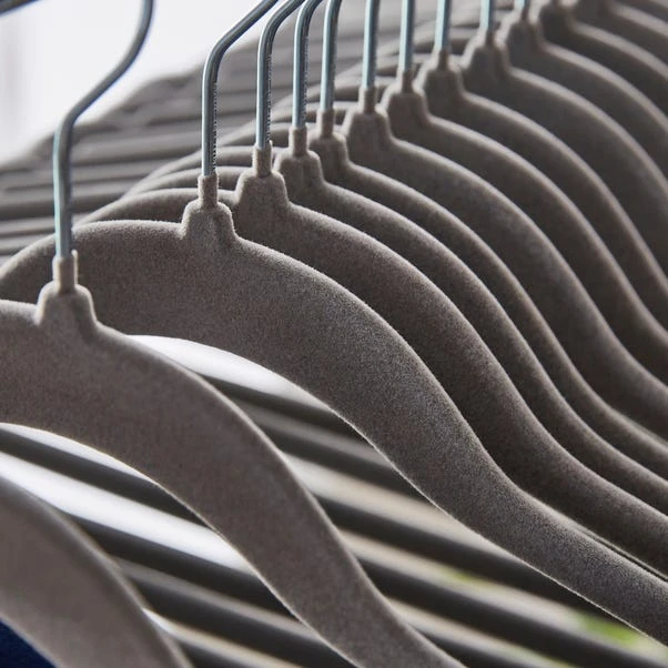 Set Of 25 Flocked Velvet Hangers 7 Set Of 25 Flocked Velvet Hangers - Image 5