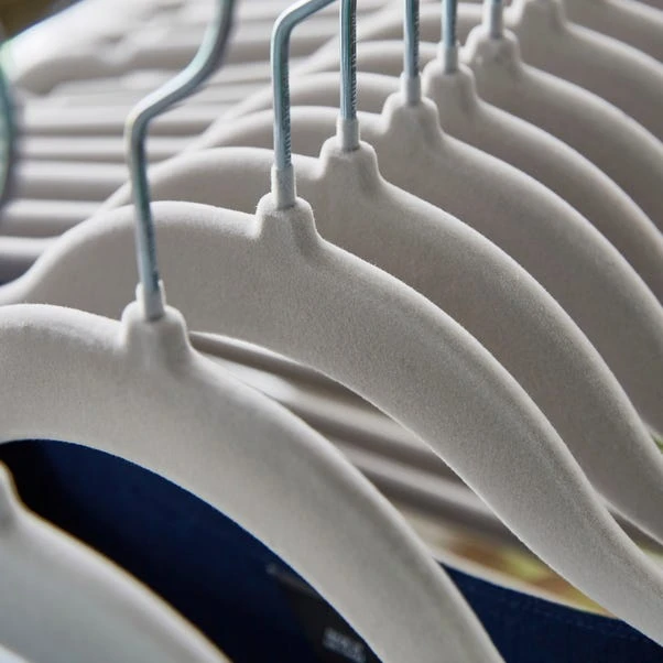 Set Of 25 Flocked Velvet Hangers 4 Set Of 25 Flocked Velvet Hangers - Image 2