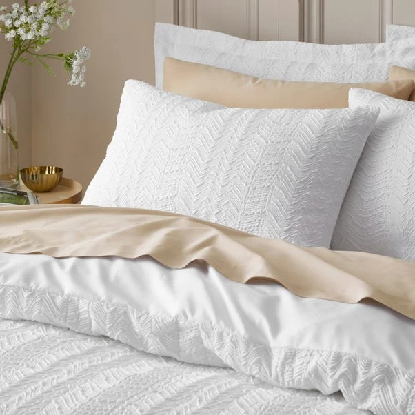 Gia Wave Duvet Cover & Pillowcase Set 4 Gia Wave Duvet Cover & Pillowcase Set - Image 2