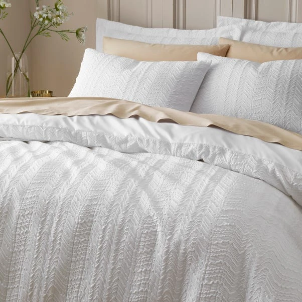 Gia Wave Duvet Cover & Pillowcase Set 5 Gia Wave Duvet Cover & Pillowcase Set - Image 3