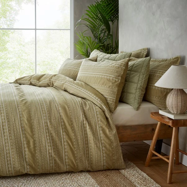 Alara Jaquard 100% Cotton Duvet Cover And Pillowcase Set 5 Alara Jaquard 100% Cotton Duvet Cover And Pillowcase Set - Image 3