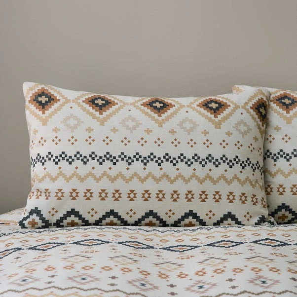 Jabari Aztec 144 Thread Count Reversible Duvet Cover & Pillowcase Set 4 Jabari Aztec 144 Thread Count Reversible Duvet Cover & Pillowcase Set - Image 2