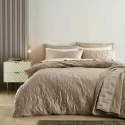 Luxe Heron Duvet Cover And Pillowcase Set 35 Luxe Heron Duvet Cover And Pillowcase Set -Habitat Store 30929369 alt08