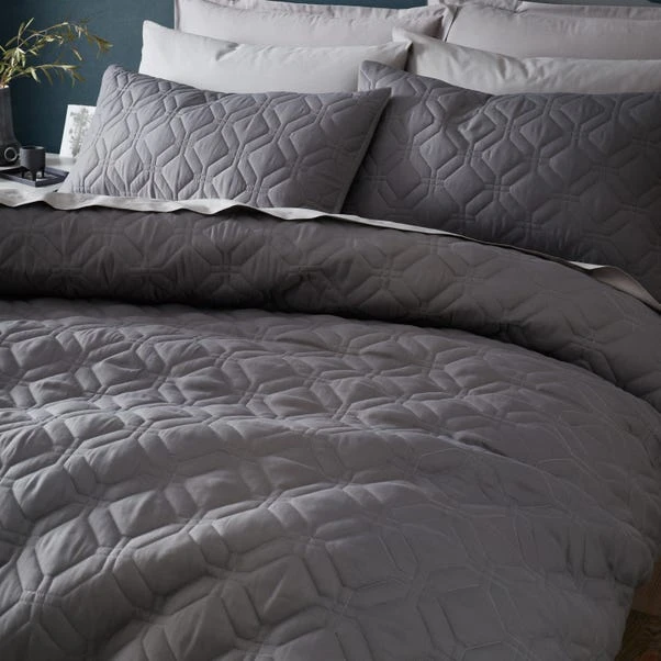 Quilted Geometric Duvet Cover And Pillowcase Set 11 Quilted Geometric Duvet Cover And Pillowcase Set - Image 9