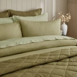 Larken Seersucker Duvet Cover And Pillowcase Set -Habitat Store 30929936 alt03