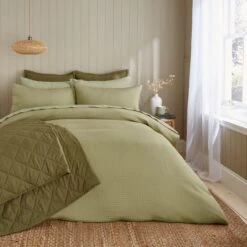 Larken Seersucker Duvet Cover And Pillowcase Set -Habitat Store 30929936 alt08