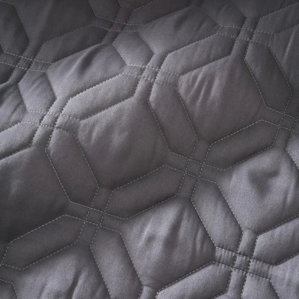 Quilted Geometric Duvet Cover And Pillowcase Set 6 Quilted Geometric Duvet Cover And Pillowcase Set - Image 4