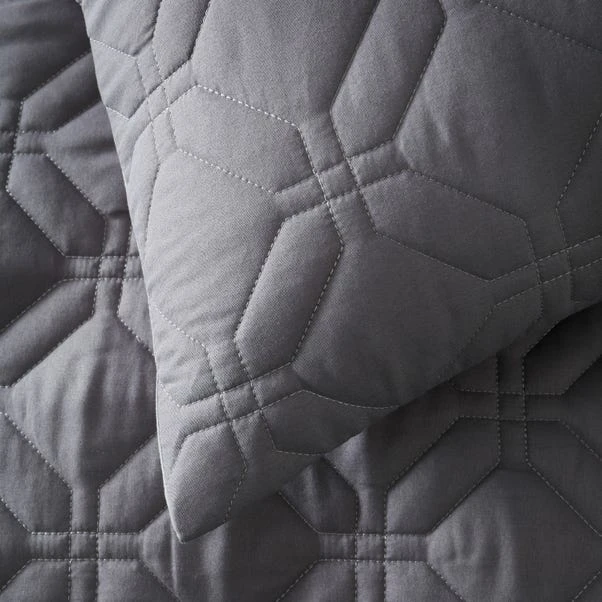 Quilted Geometric Duvet Cover And Pillowcase Set 7 Quilted Geometric Duvet Cover And Pillowcase Set - Image 5