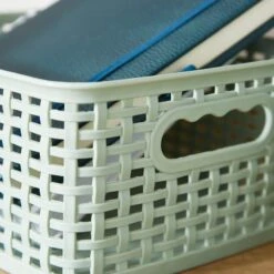 Checked Plastic Basket -Habitat Store 30933417 alt01