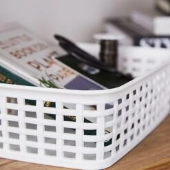 Checked Plastic Basket -Habitat Store 30933443 alt01