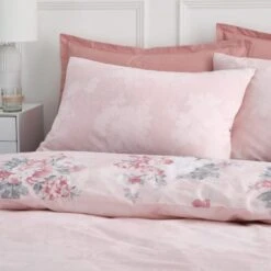 Darla Floral Duvet Cover And Pillowcase Set 35 Darla Floral Duvet Cover And Pillowcase Set -Habitat Store 30938071 alt03