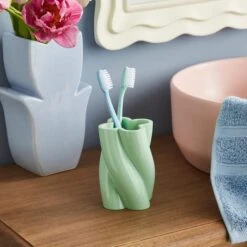 Twist Resin Toothbrush Holder -Habitat Store 30945010