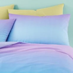 Bright Rainbow Ombre Reversible Duvet Cover And Pillowcase Set -Habitat Store 30945416 alt01