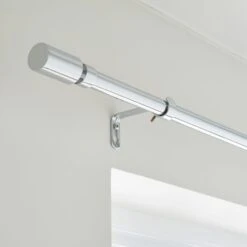 Barrel Extendable Metal Eyelet Curtain Pole